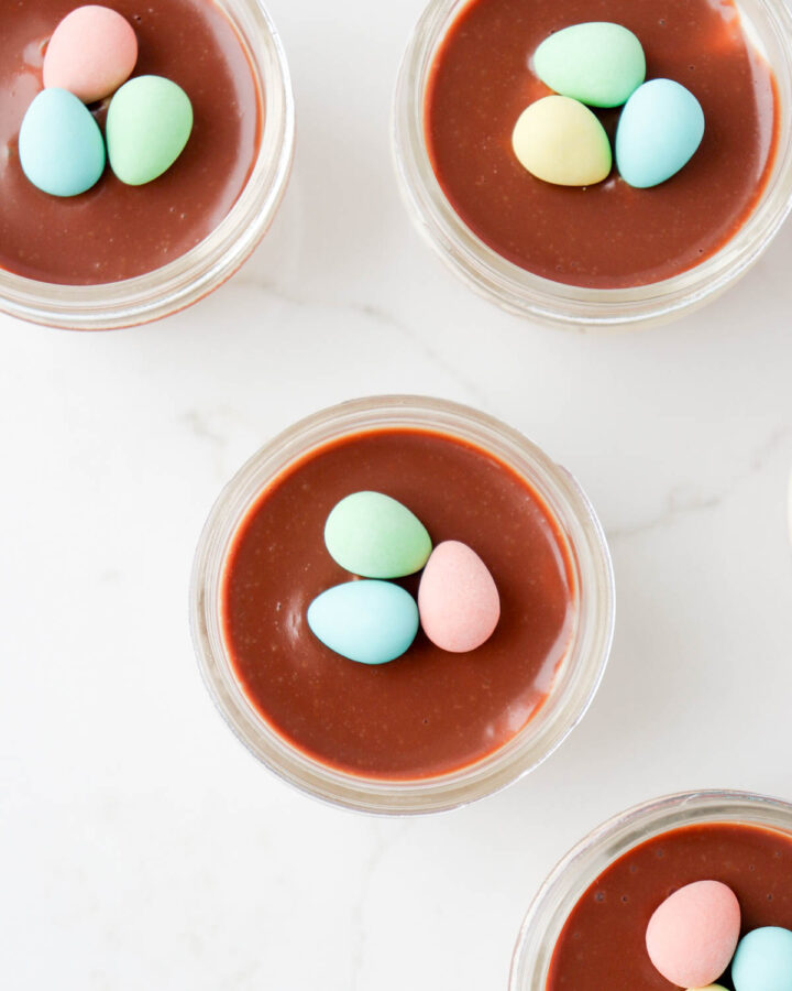 No-Bake Mini Egg Cheesecakes in a Jar - Knead Some Sweets